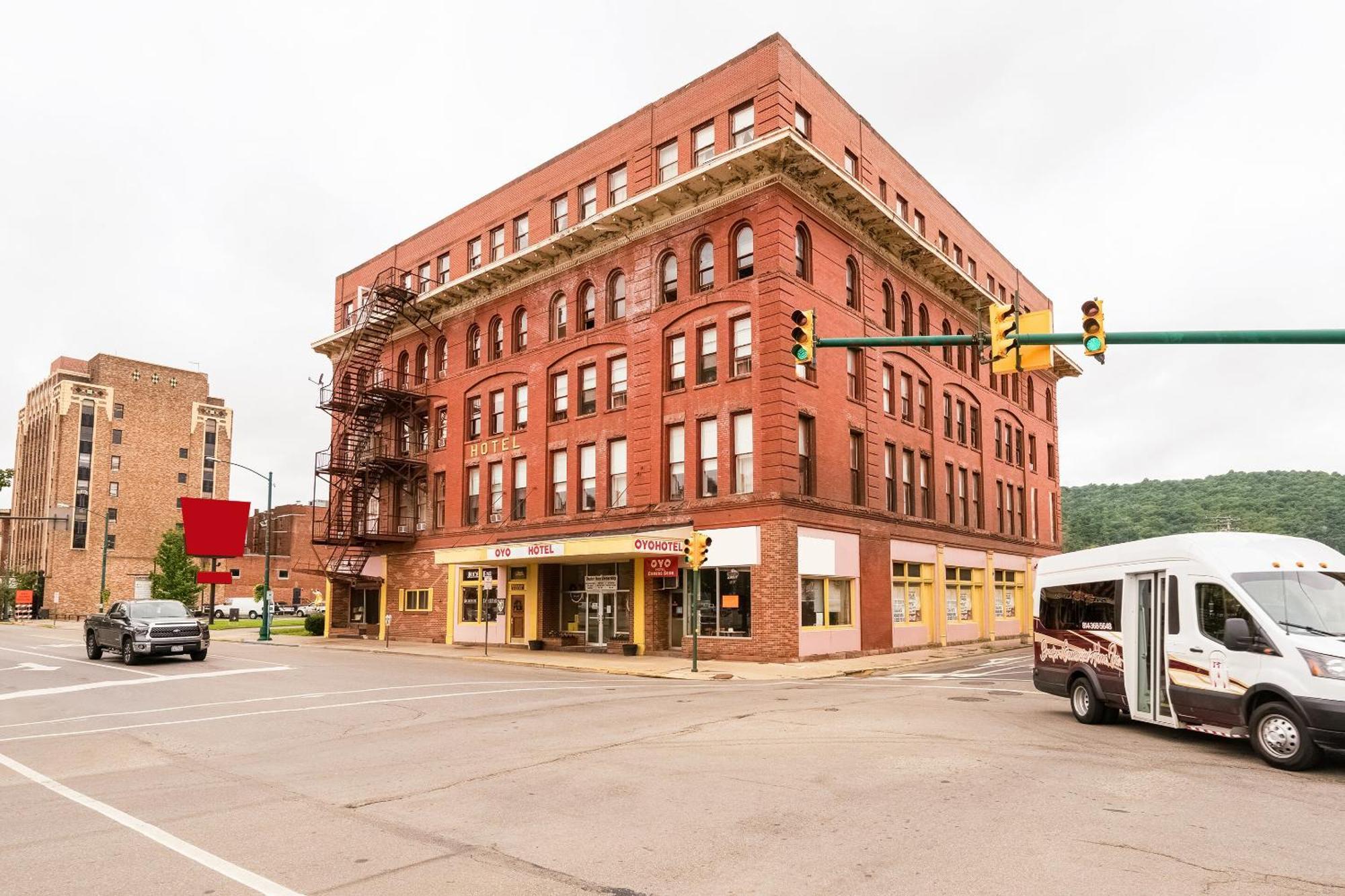 Oyo Hotel Bradford Main St Pa Экстерьер фото
