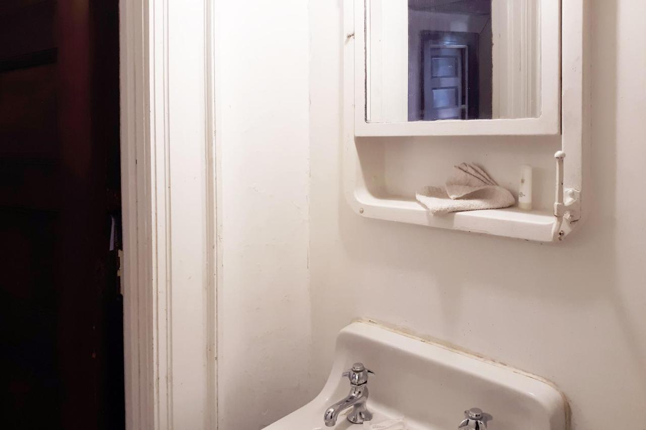 Oyo Hotel Bradford Main St Pa Экстерьер фото